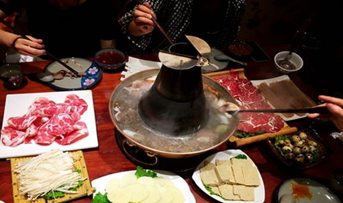 強(qiáng)化餐飲食品安全專(zhuān)項(xiàng)檢查，筑牢質(zhì)量安全防線(xiàn)——提升行業(yè)整體保障水平